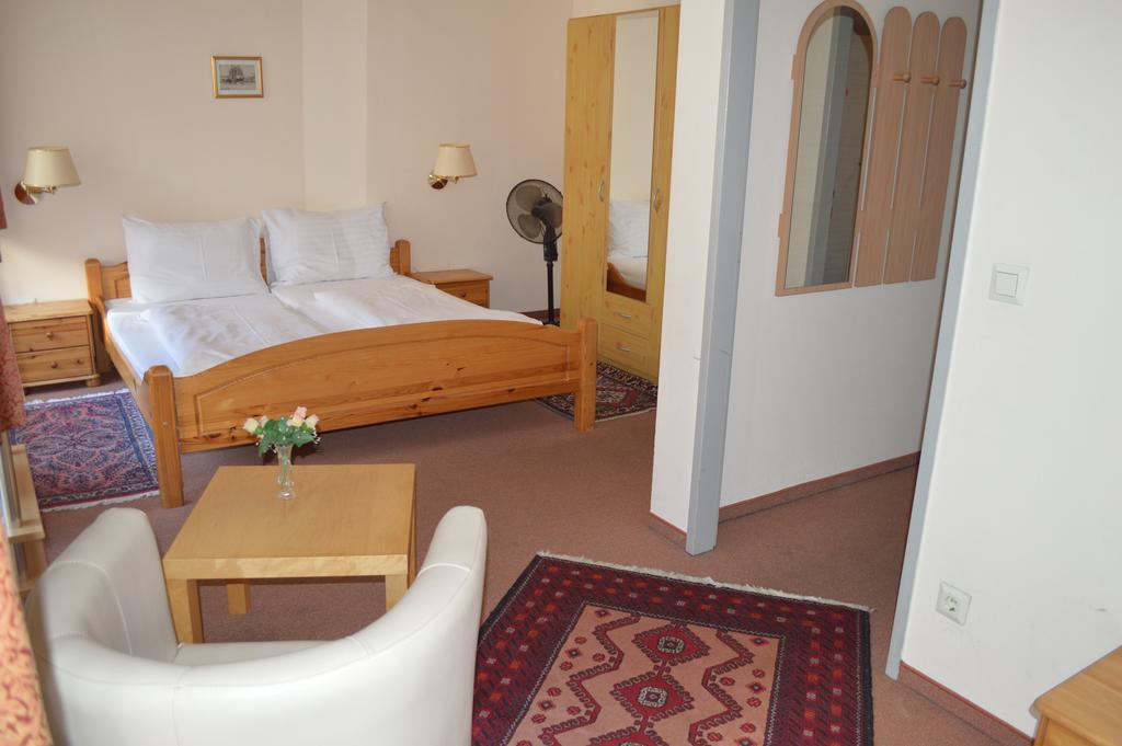Hotel Pension Walzerstadt Βιέννη Δωμάτιο φωτογραφία