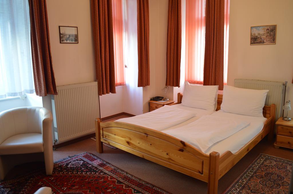 Hotel Pension Walzerstadt Βιέννη Δωμάτιο φωτογραφία
