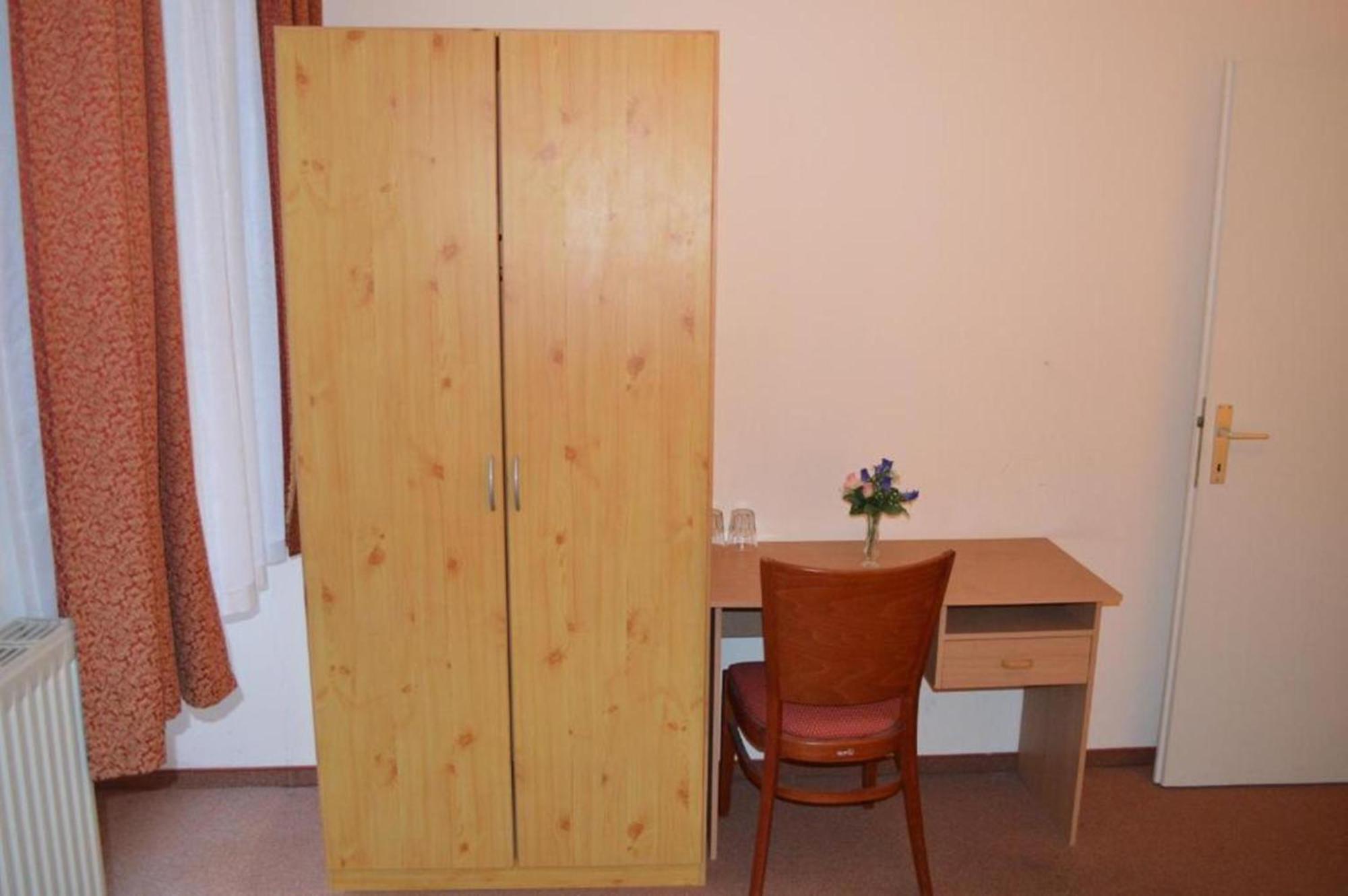 Hotel Pension Walzerstadt Βιέννη Δωμάτιο φωτογραφία