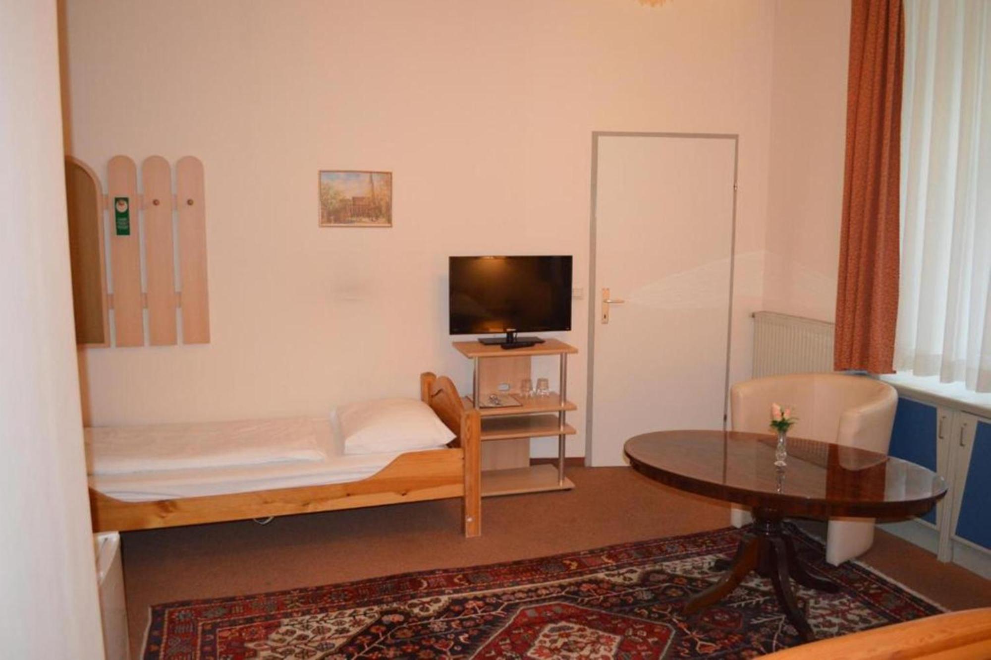 Hotel Pension Walzerstadt Βιέννη Δωμάτιο φωτογραφία